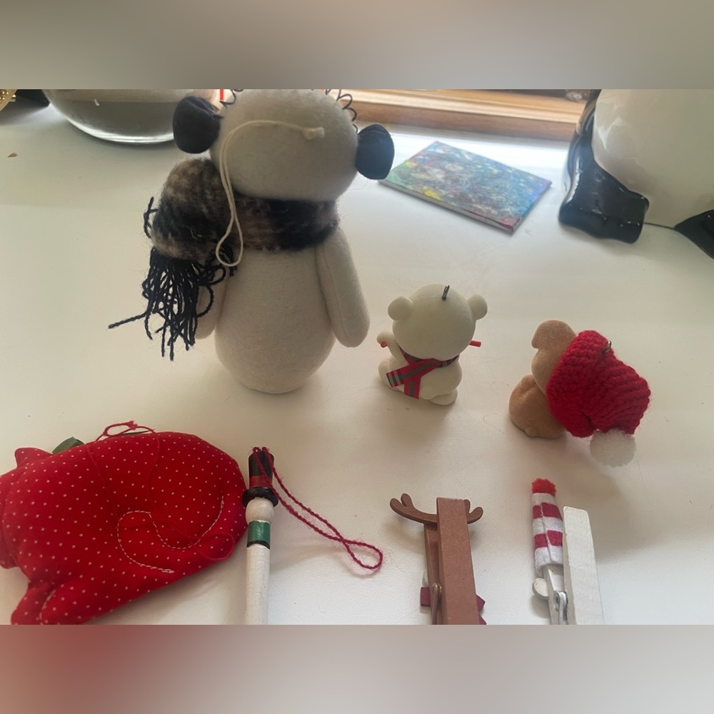 Bundle of Holiday Ornaments, 7 total - Picture 6 of 8
